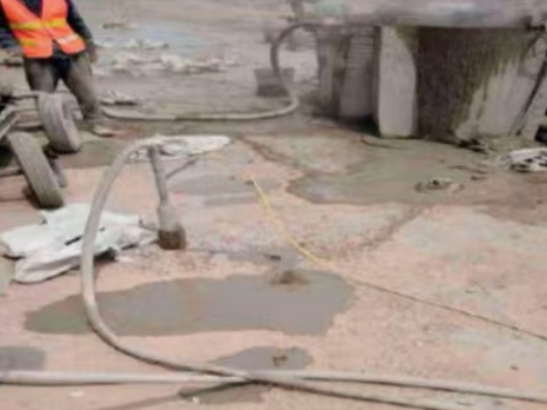 曲阜水泥混凝土路面板底注浆技术 路面脱空注浆整治方案